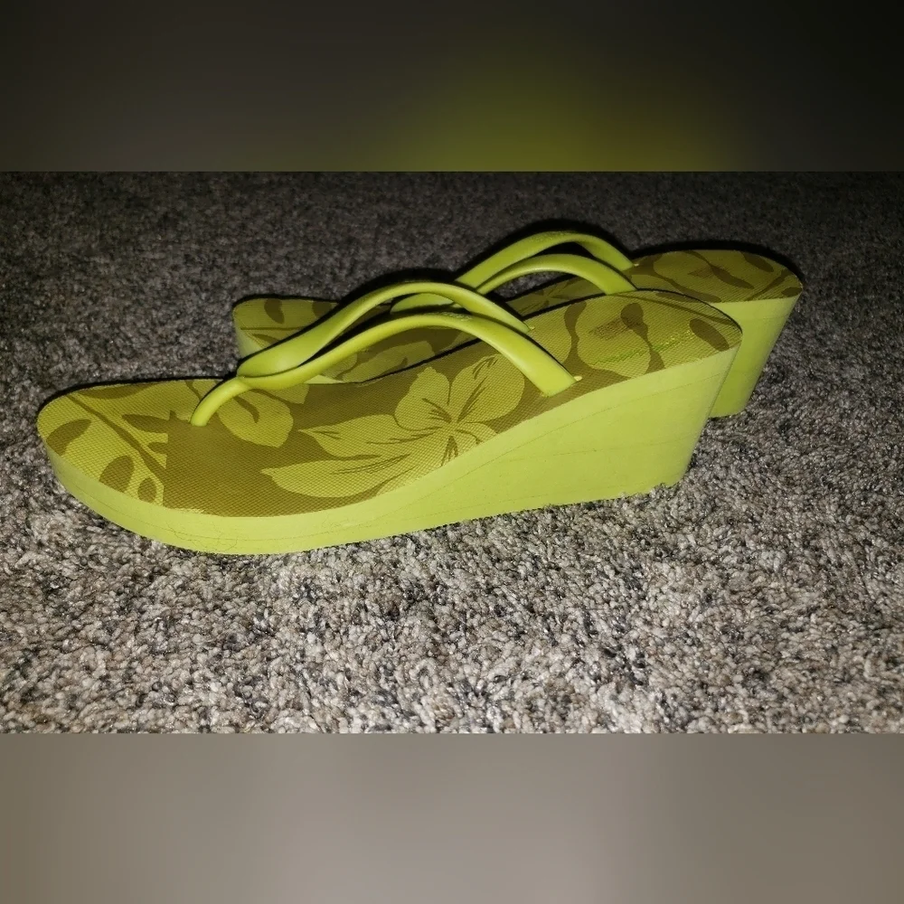 Old Navy| Floral Tropical Wedge Sandals